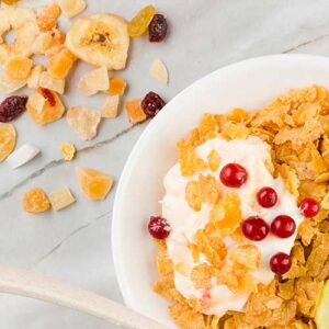 Corn Flakes with Milk (Hot or Cold) ꭞ